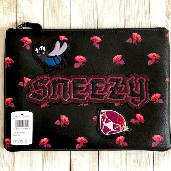 COACH NWT LG COSMETIC POUCH BAG DISNEY SNOW WHITE AND THE SEVEN DWARFS SNEEZY - Picture 2 of 9